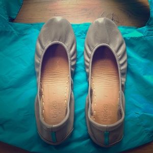 Tieks Size 7 (Taupe)